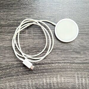 Apple MagSafe Charger USB-C Wireless Charging Pad